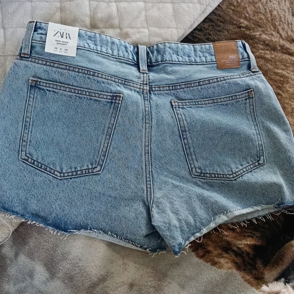 Zara Mid Rise Jean Shorts - Picture 7 of 13